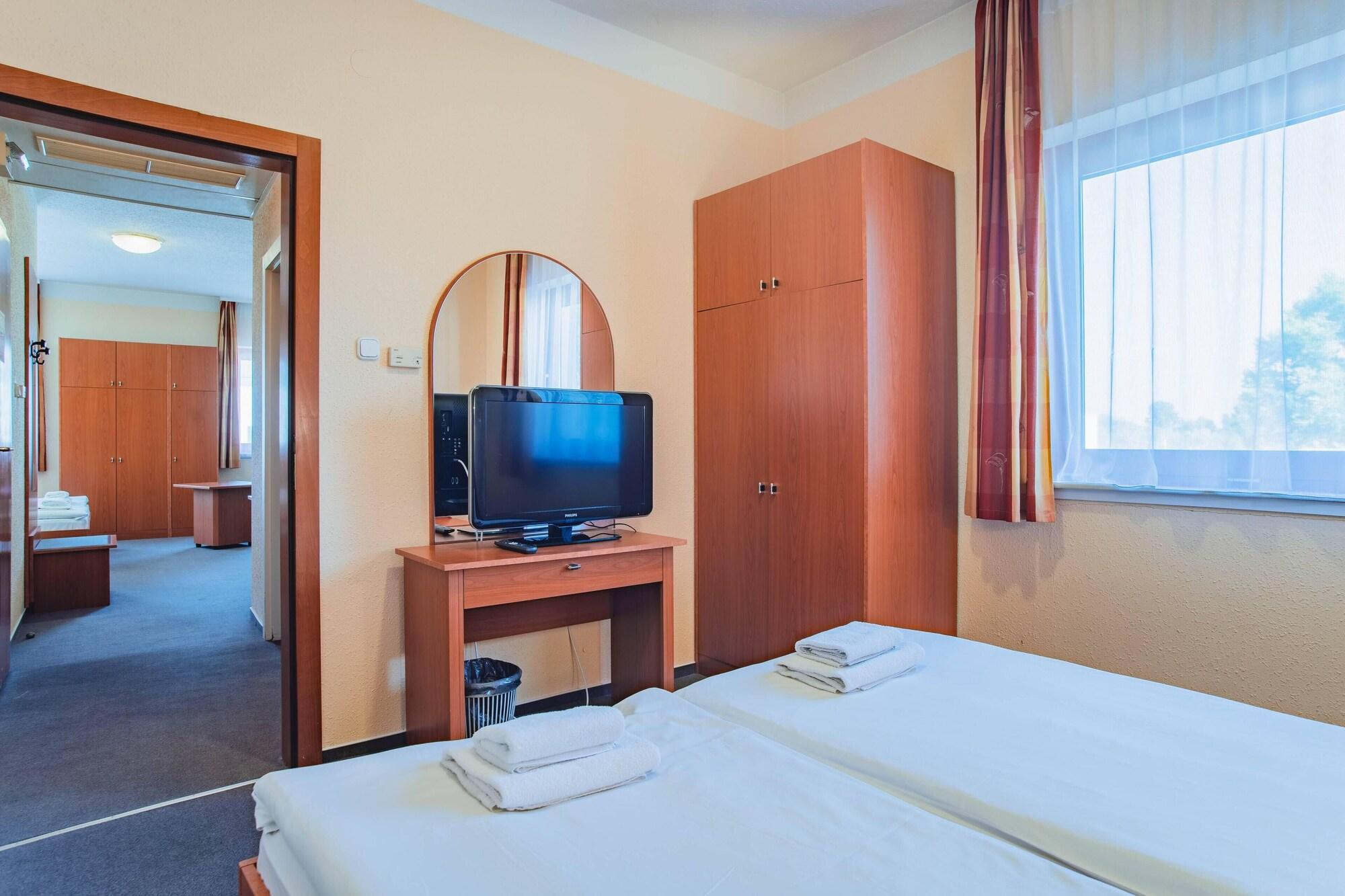 Homoky Hotels Bestline Hotel Budapest Exterior photo